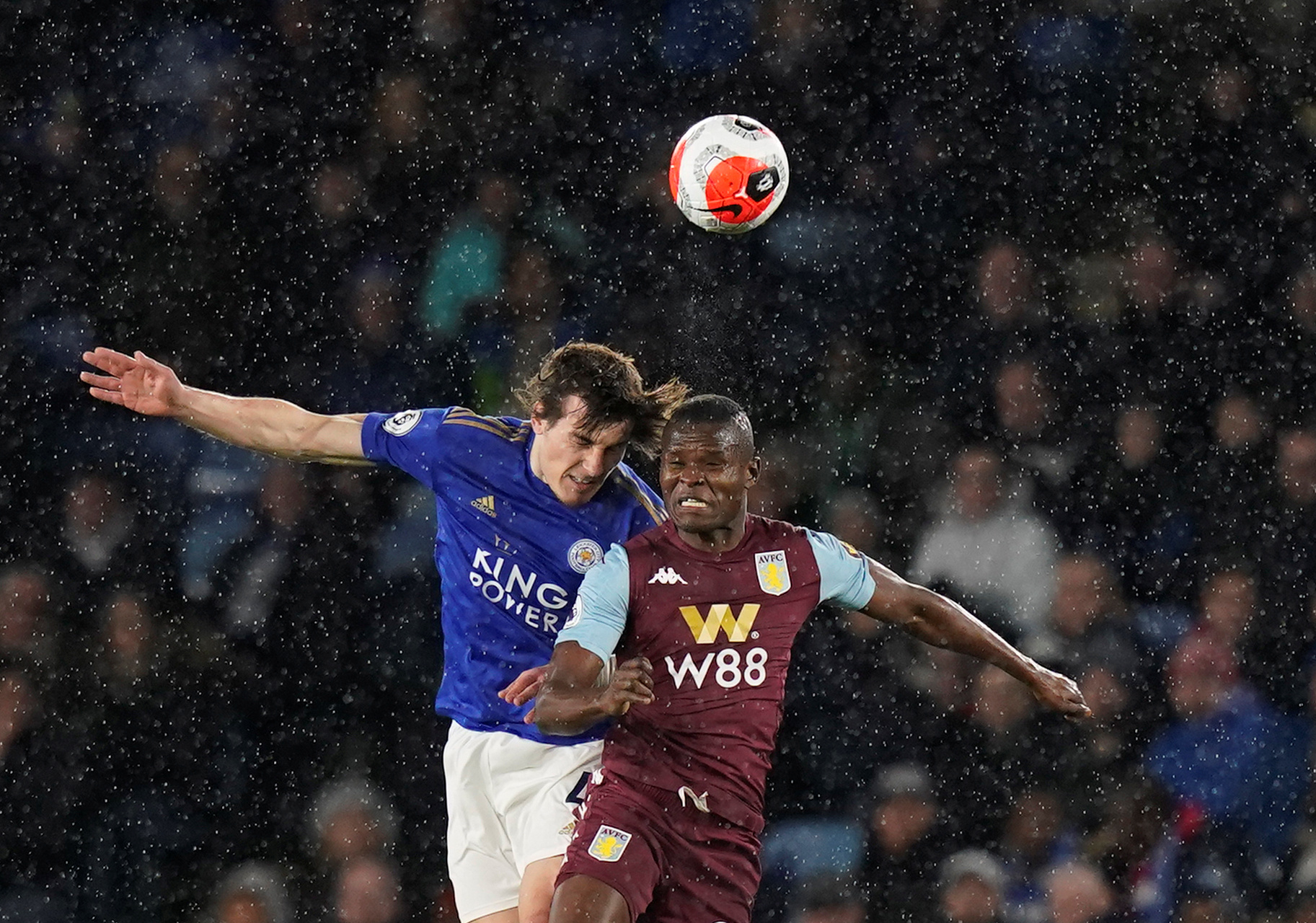 一个讲述坚 一个讲述坚